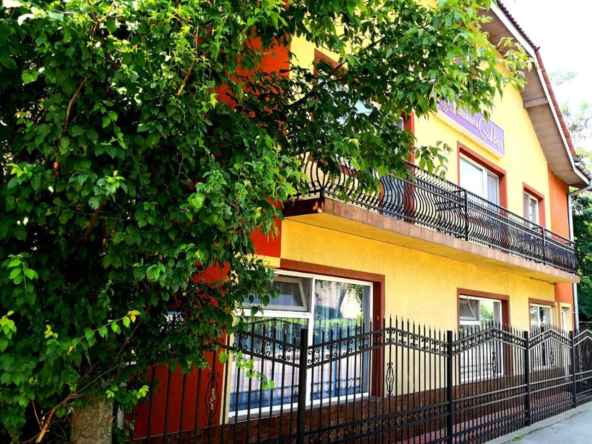 Golden Pension Zsilvásárhely Kültér fotó
